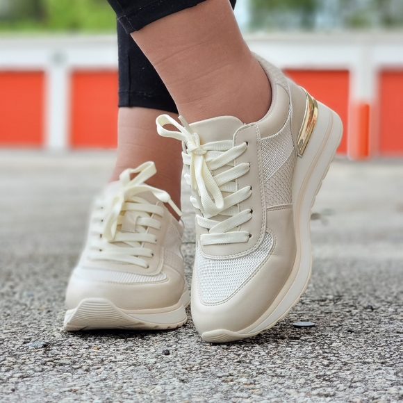 Sports Women's Lace-up Beige Sneakers - Picture 3 of 6